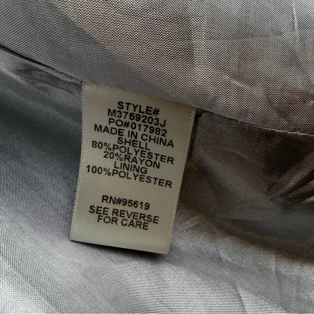 JohnPaulRichard Gray Women's Cropped Jacket sz Medium with Large button accents - Picture 12 of 13